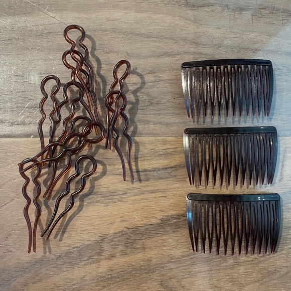 Excellent Condition Mixed Set of Hair Accessories - Picture 1 of 4
